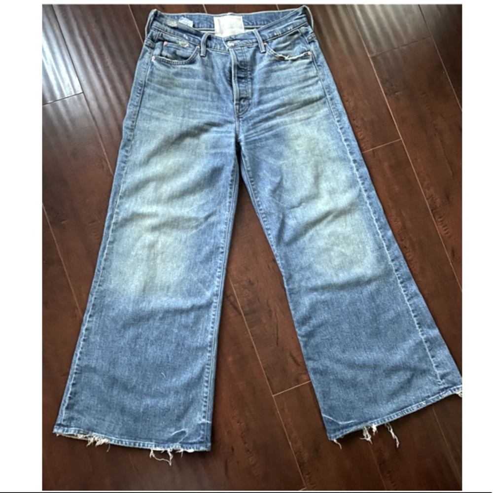 Mother denim Stunner Roller Ankle Chew. Size 28